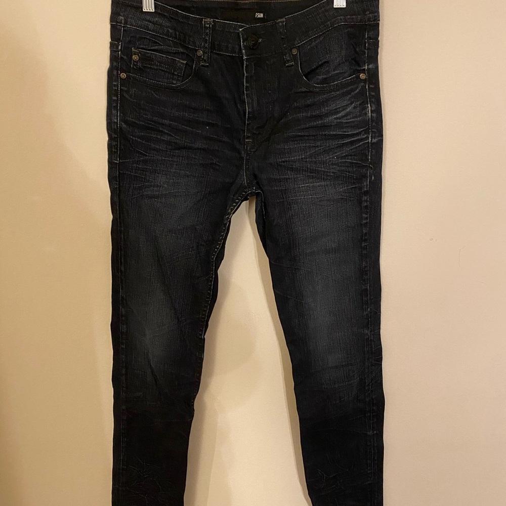 NWOT Men’s dark jeans